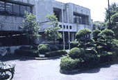 市立西部図書館の外観写真