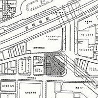 地図:吉祥寺駅南北自由通路の南口を出てパークロードを渡り、井の頭通りに至るまでの左にある三角地帯