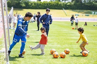 ファミリースポーツフェアの写真(ミニサッカー)