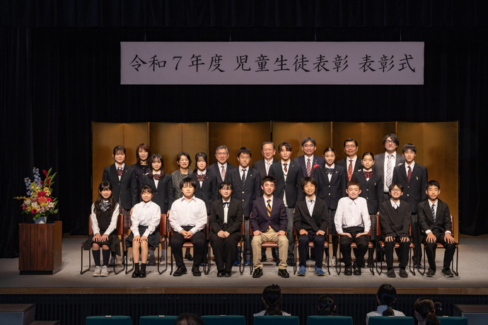 写真：令和7年度集合写真（中学生）