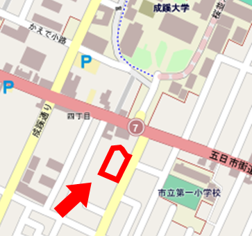 地図：旧赤星鉄馬邸は、五日市街道と成蹊大学へ行く道との交差点を、南に少し進んだ右手にあります。