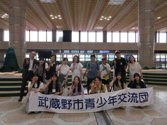 大韓民国ソウル特別市江東区への青少年交流団一行