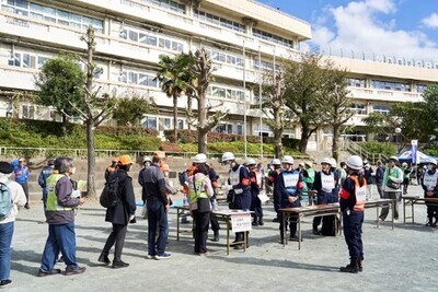 画像：過去の避難所開設訓練の様子