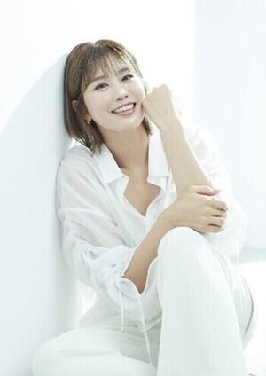 写真:稲村 亜美(タレント)