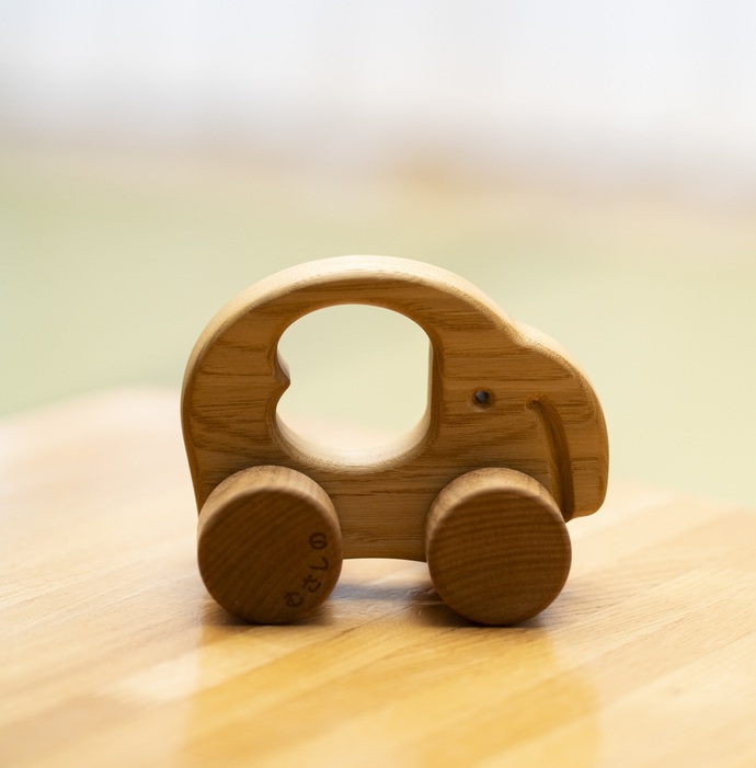 木製おもちゃ(ゾウ)