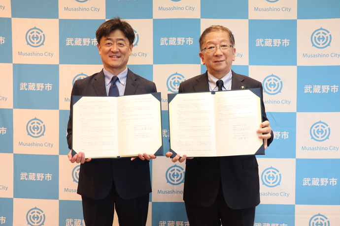 写真：協定締結の様子