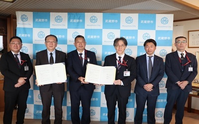 3月30日 月曜日 日本郵便株式会社との包括連携協定調印式の写真