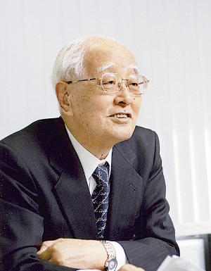 篠原三代平